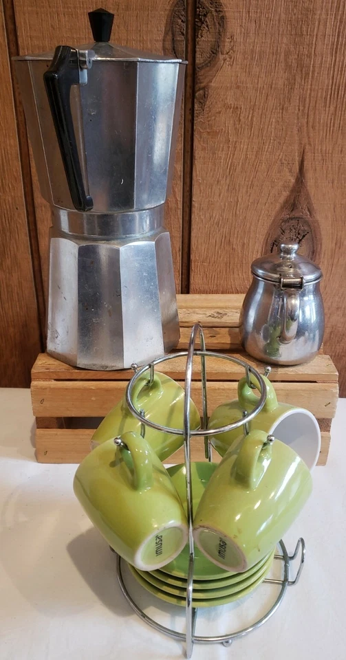 Estante para tazas de café espresso IMUSA 8 piezas tazas verdes con olla de café espresso y crema Lg Foto 2 de 4