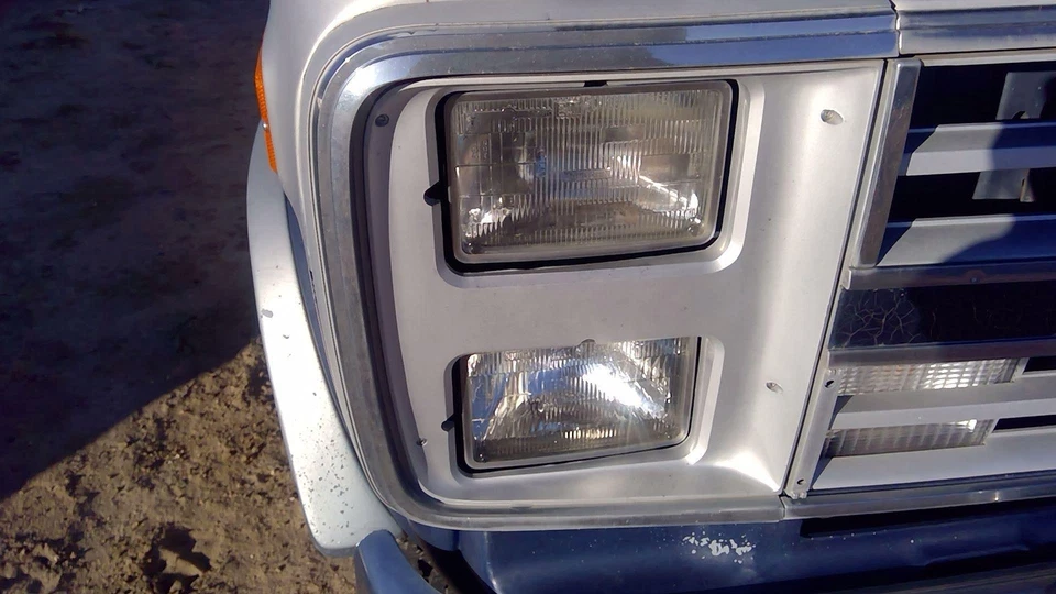 1985-1991 G20 Van Passenger Right Dual Pair Head Light Front Lamp With Bracket - Image 3 of 4