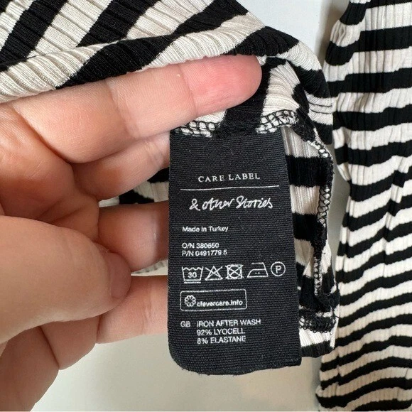 & other stories Striped V Neck Long Sleeve Cropped Shirt Size 2 - Image 4 of 4