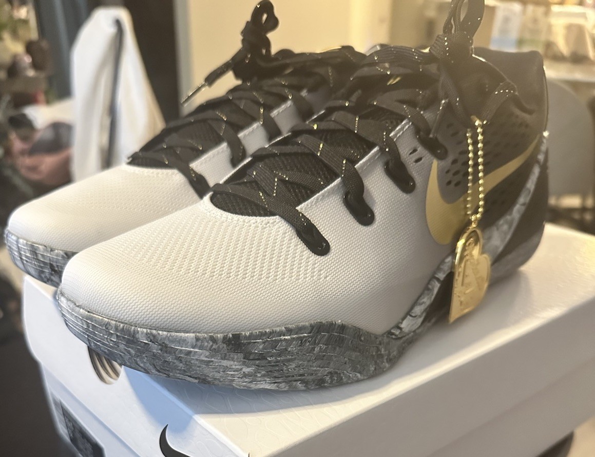 シューズ(男性用) NIKE KOBE 9 ELITE LOW PROTRO Mambacita Nike Kobe 9 Elite Low EM Protro 