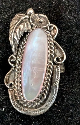 Vintage Woman's Sterling Silver Bead, Leaf, Flower Pink MOP Shell Size 7.5