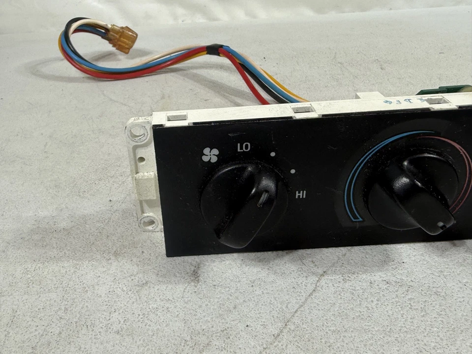 Mercury Grand Marquis 1998-2009 calefacción aire acondicionado control de clima ZA3HW Foto 2 de 4