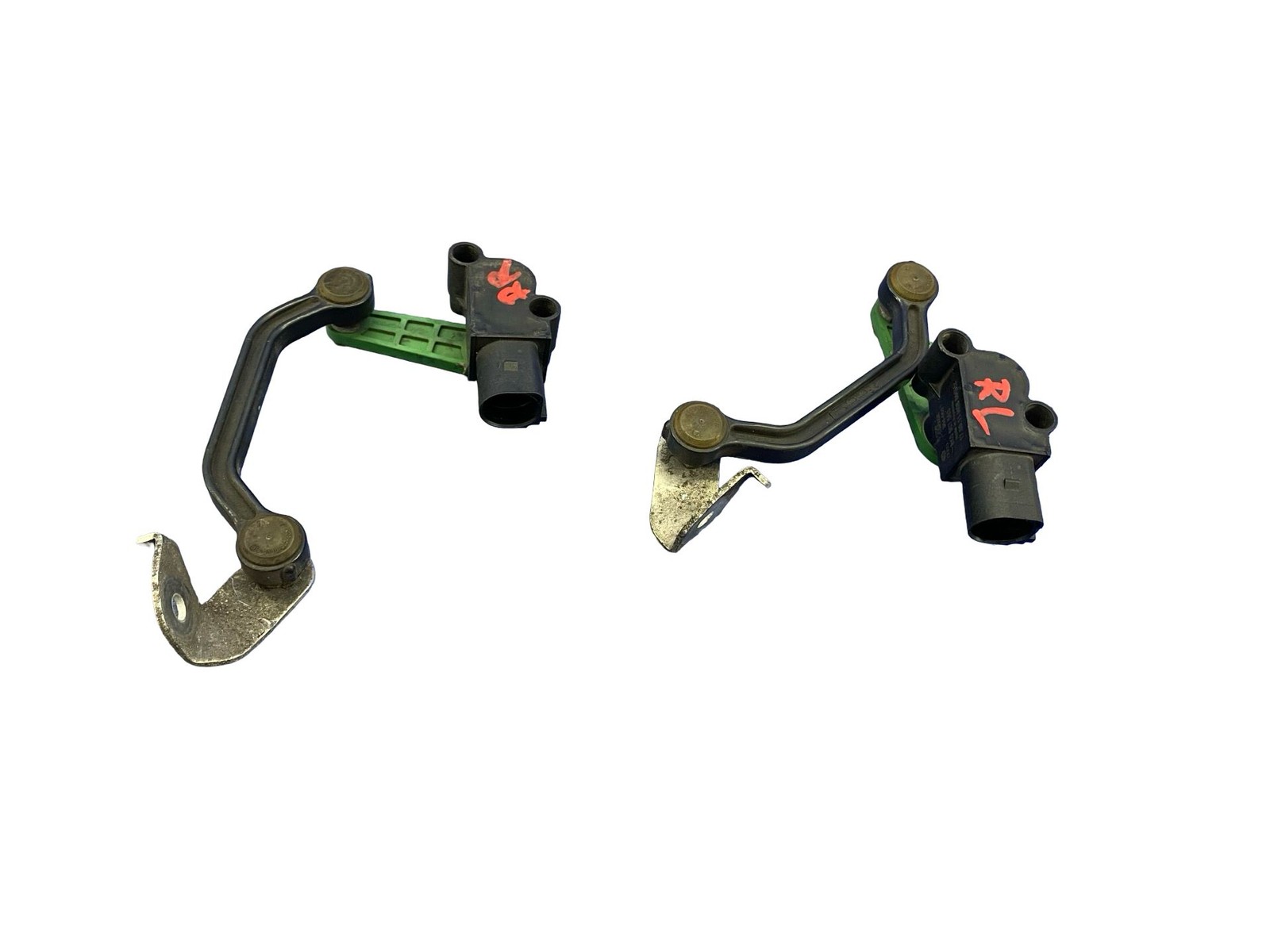 2008-2015 Audi R8 v10 REAR LEFT RIGHT HEIGHT LEVEL SENSOR BRACKET SET 8K0907503