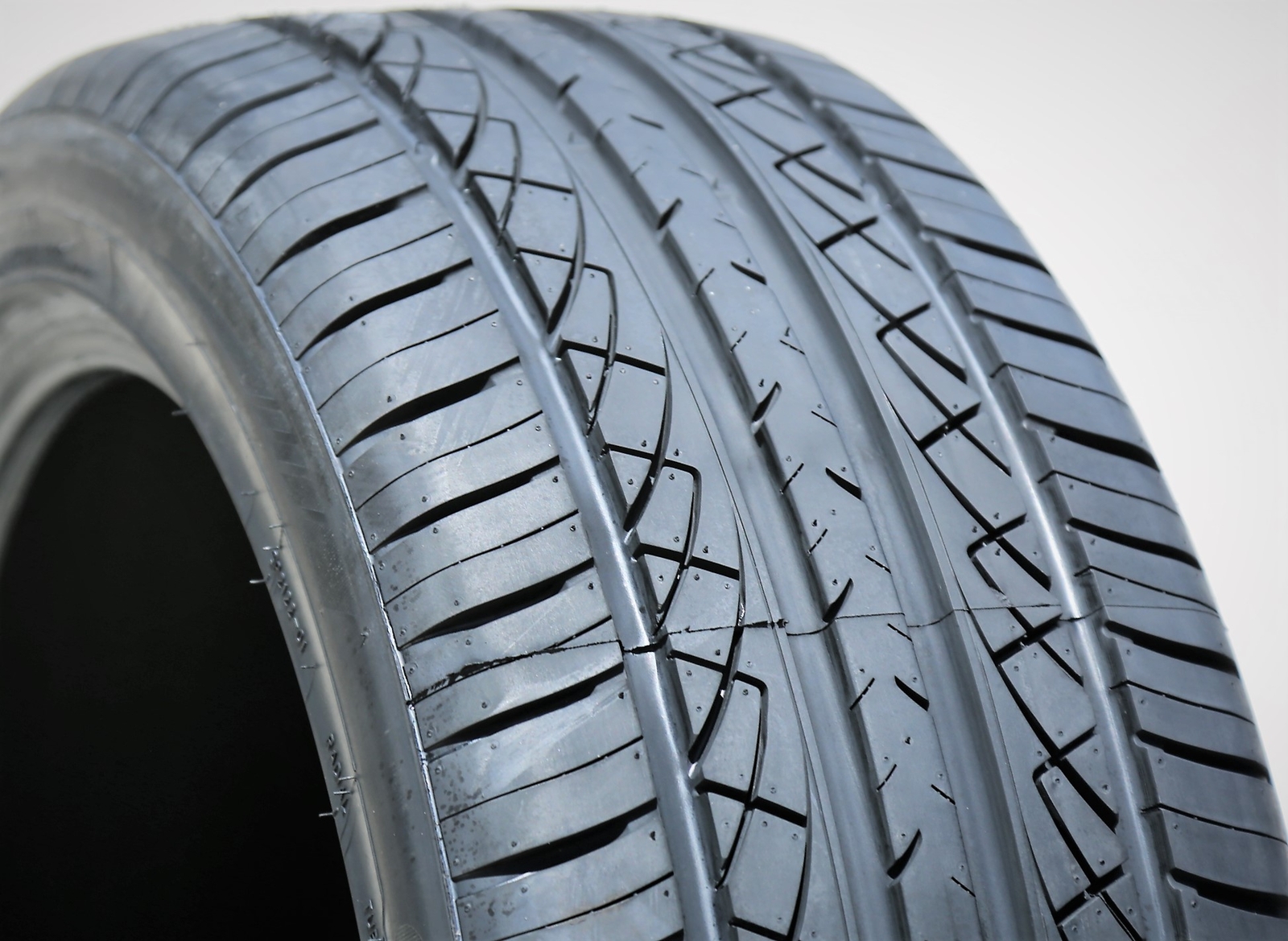 4 Tires GT Radial Champiro UHP A/S P215/45ZR17 215/45R17 91W XL ...