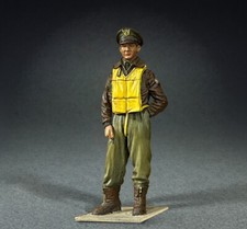 BRITAINS MUSEUM COLLECTION 10175 U.S.A.A.F. HEAVY BOMBER CREWMAN 1942 - 1945
