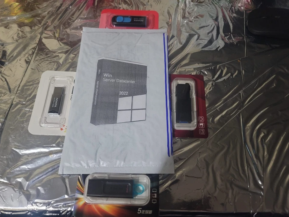 New Win Server 2022 DataCenter USB Recovery Flash Drive Sealed - Image 2 of 4
