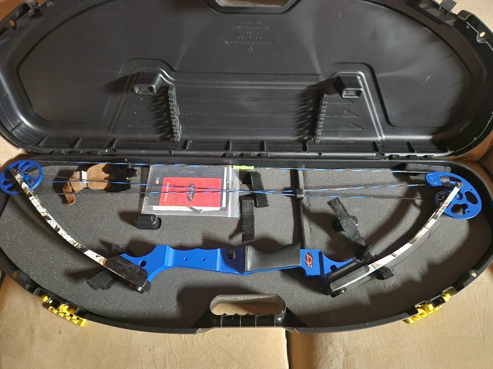 genesis bow right hand with custom limbs and string - Image 2 of 3