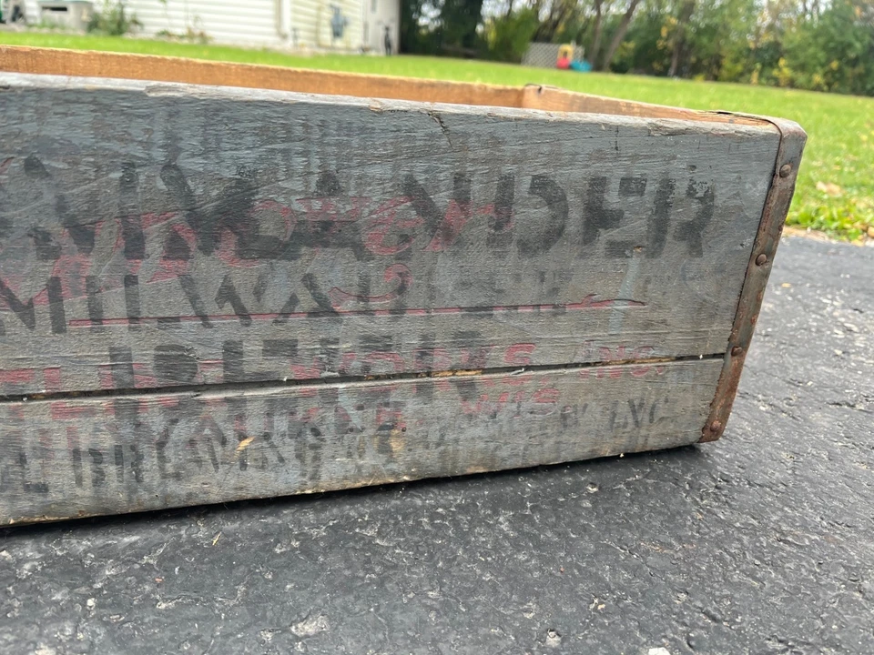 RARE Vintage Capitol Brewing Co. Commander Beer Milwaukee WI Wooden Crate Case - Image 4 of 4