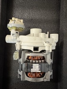 Miele Spülmaschine Umwälzpumpe inkl. Druckschalter Mpe 31-62/02 M.Nr. 4998105