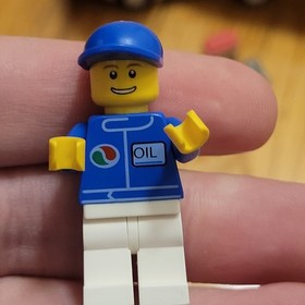 Lego City set 3180 Tank Truck Mostly Complete and Minifigure READ