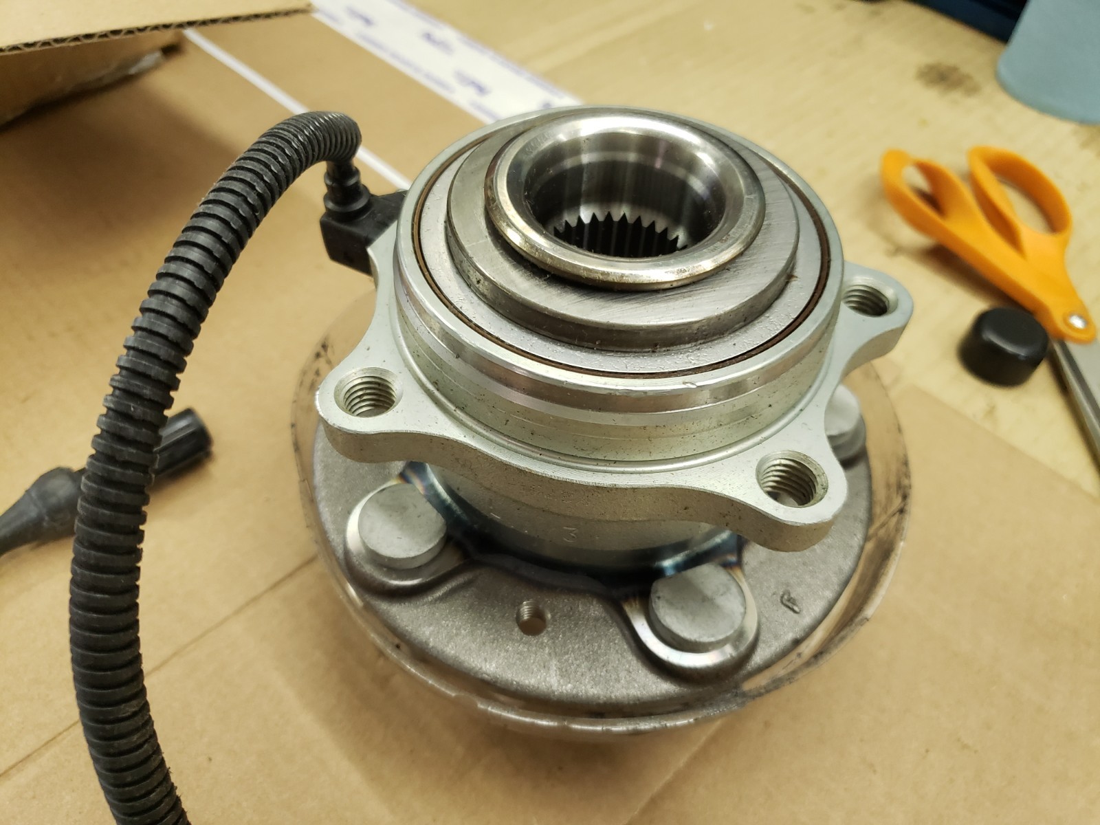 NEW/OLD Stock 2005/06 Ford GT Wheel Hub Assembly- 4G7V-1104-AA