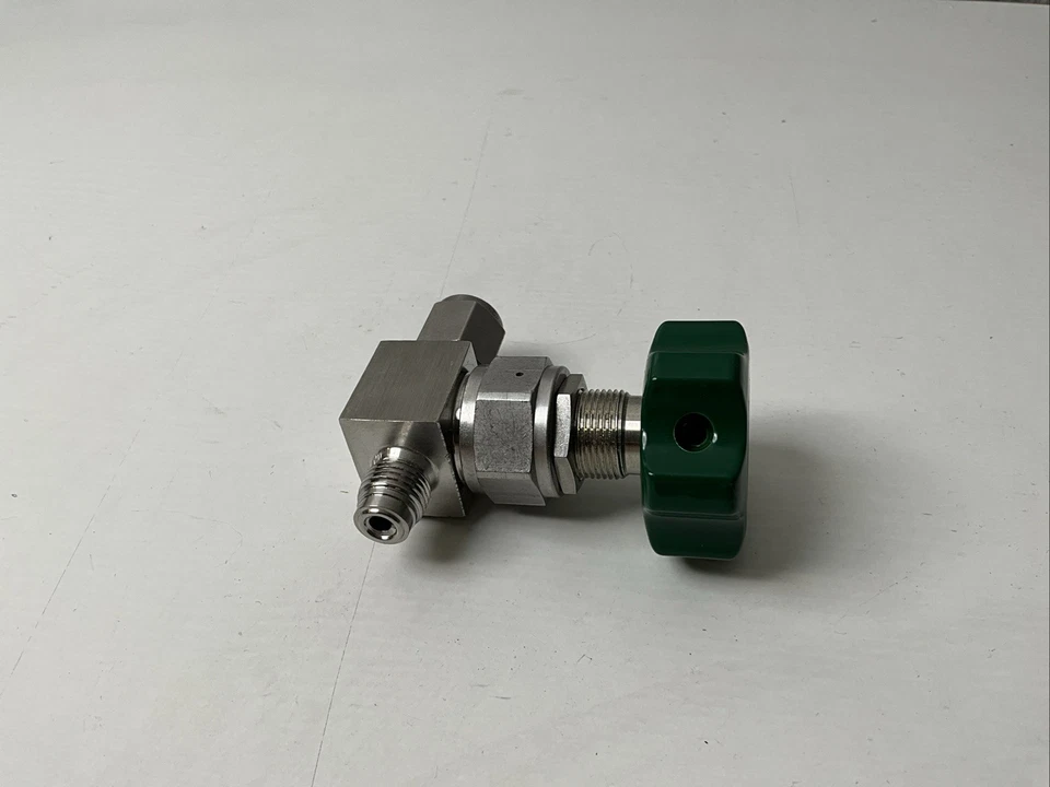 Nupro SS-DSVCR4-PX High Purity/Pressure SEALED Diaphragm Valve 1/4 Fitting - Image 3 of 4