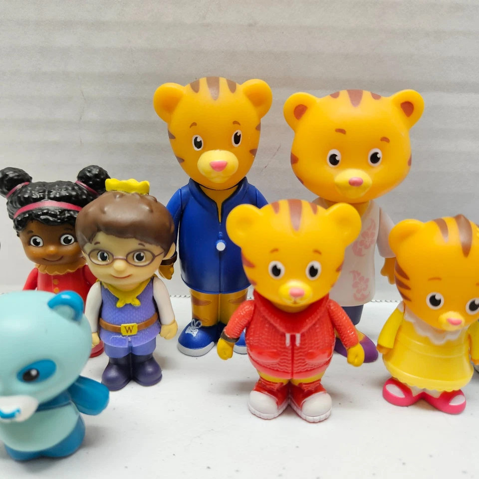 LOTE DE 10 FIGURAS de Daniel Tiger - Mamá Papá Margarita Príncipe Elaina Búho Pandy Tigey Foto 4 de 4