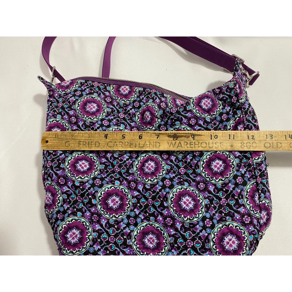 Bolso de Hombro Vera Bradley Acolchado Púrpura Estampado Floral - Estilo Clásico Foto 4 de 4