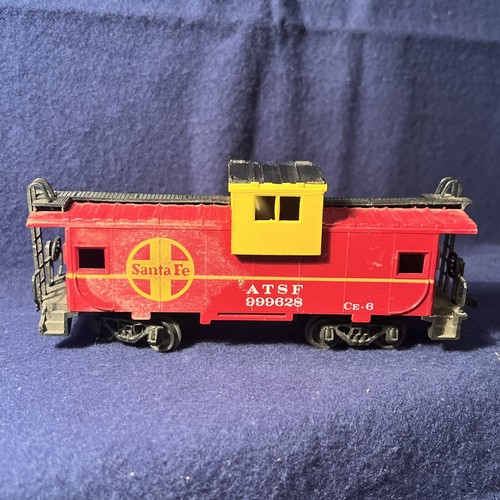 Santa Fe ATSF Red 999628 Caboose Car - Picture 3 of 9