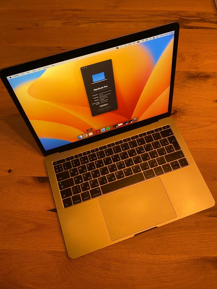 Apple MacBook Pro 13.3" (Retina Display) 2.3 GHz Intel Core i5 8 GB RAM 256 GB P, Foto 1 von 4