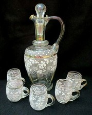 *Service a liqueur et 5 verres, Napoléon III ,verre émaillé & doré - circa 1920.