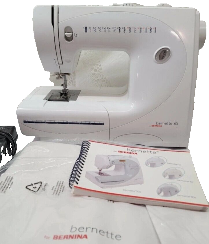 Bernina 65 Sewing Machine + Foot Pedal, Cover, Manual Works