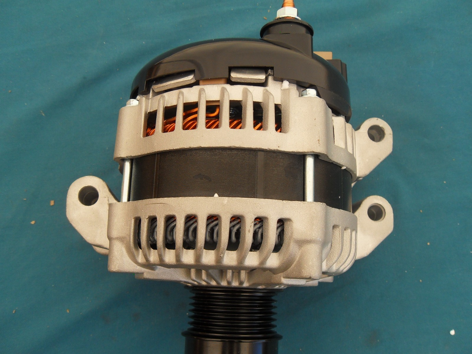 For Maserati Quattroporte / Ghibli 3.0L 14-19 Alternator 200A / 12V 104210-6990