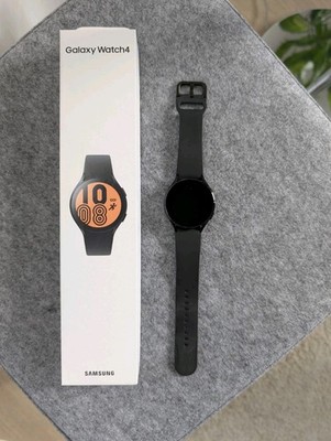 Samsung Galaxy Watch4 44mm SmartWatch - Schwarz
