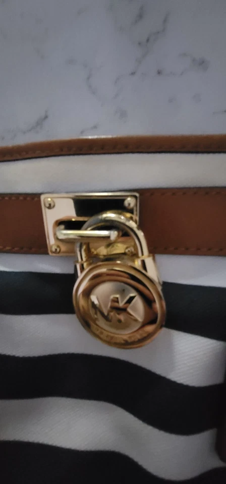 Bolsa tote Hamilton Michael Kors azul marinho e branco listrada lona - Imagem 3 de 4