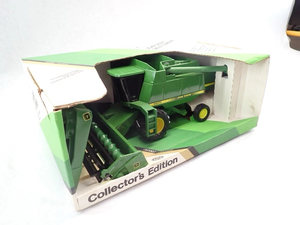 Ertl John Deere 1/28 Scale  Model 9600 Combine Collector Edition With Box - Image 3 of 4