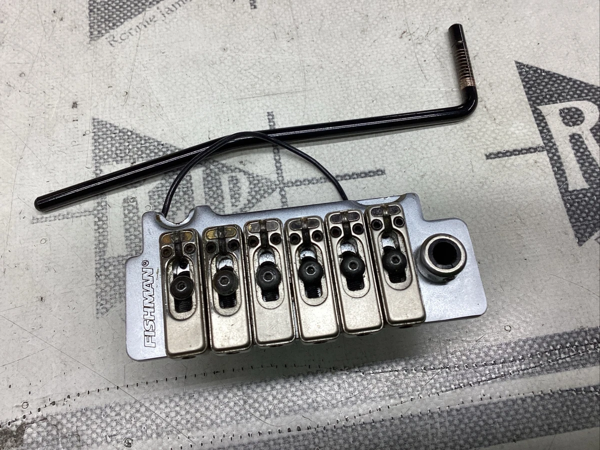 Piezo tremolo outlet