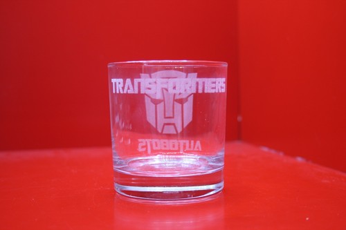 Vaso grabado láser vidrio transformadores logotipo Autobots - Imagen 5 de 6