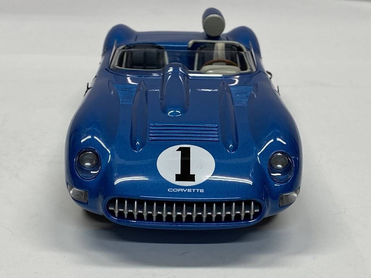 AUTOart 1:18 Millennium Chevrolet Corvette SS 1957 Blue Open