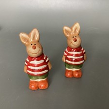 2 Stück Miniatur Hasen Figuren aus Ton Keramik Handgemalt Osterhasen Kaninchen