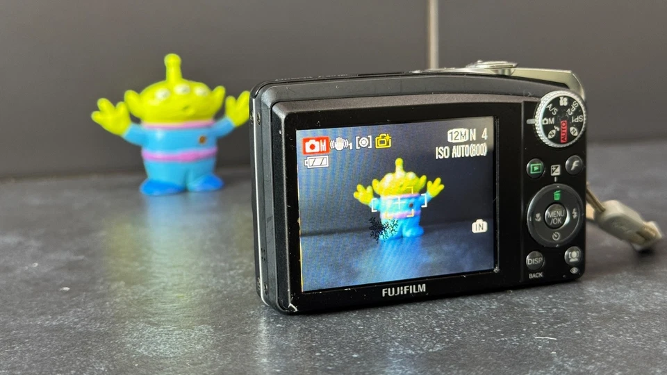 Fujifilm FinePix F Series F50fd 12.0MP Digital Camera With Charger - Read Descri, photo 2 of 5
