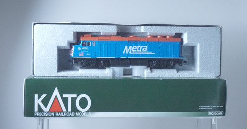 Locomotora NOS KATO CHICAGO METRA 163 Elmhurst EMD F40PH escala HO - 37-6573 | Condition: New