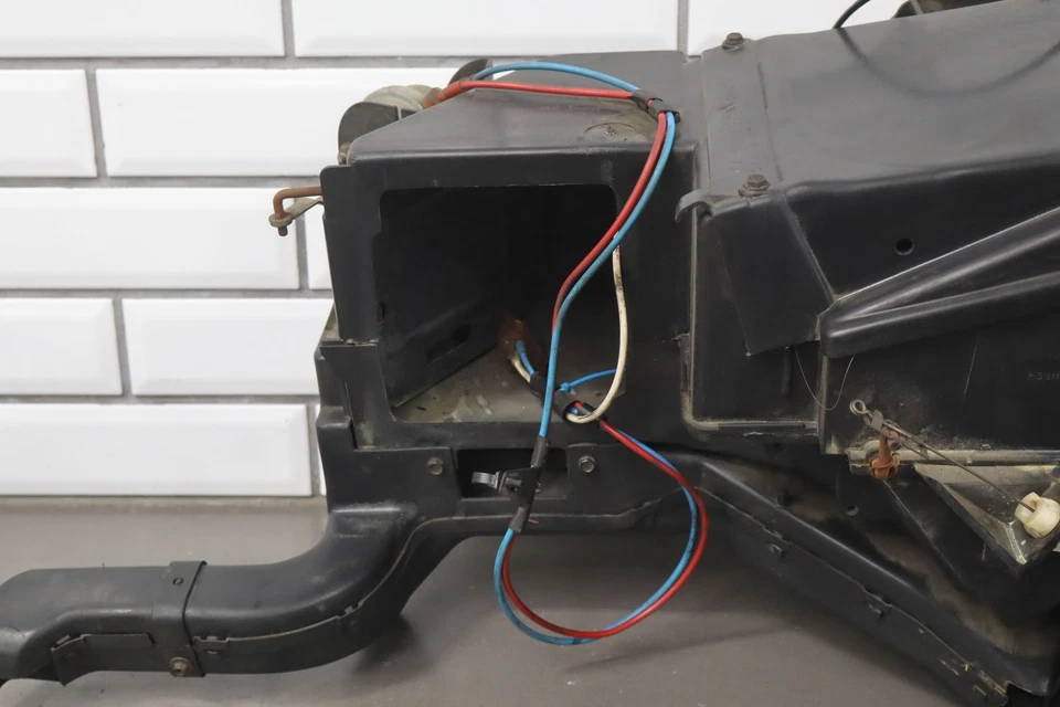 Carcasa térmica Ford Mustang 90-93 OEM Foto 3 de 4