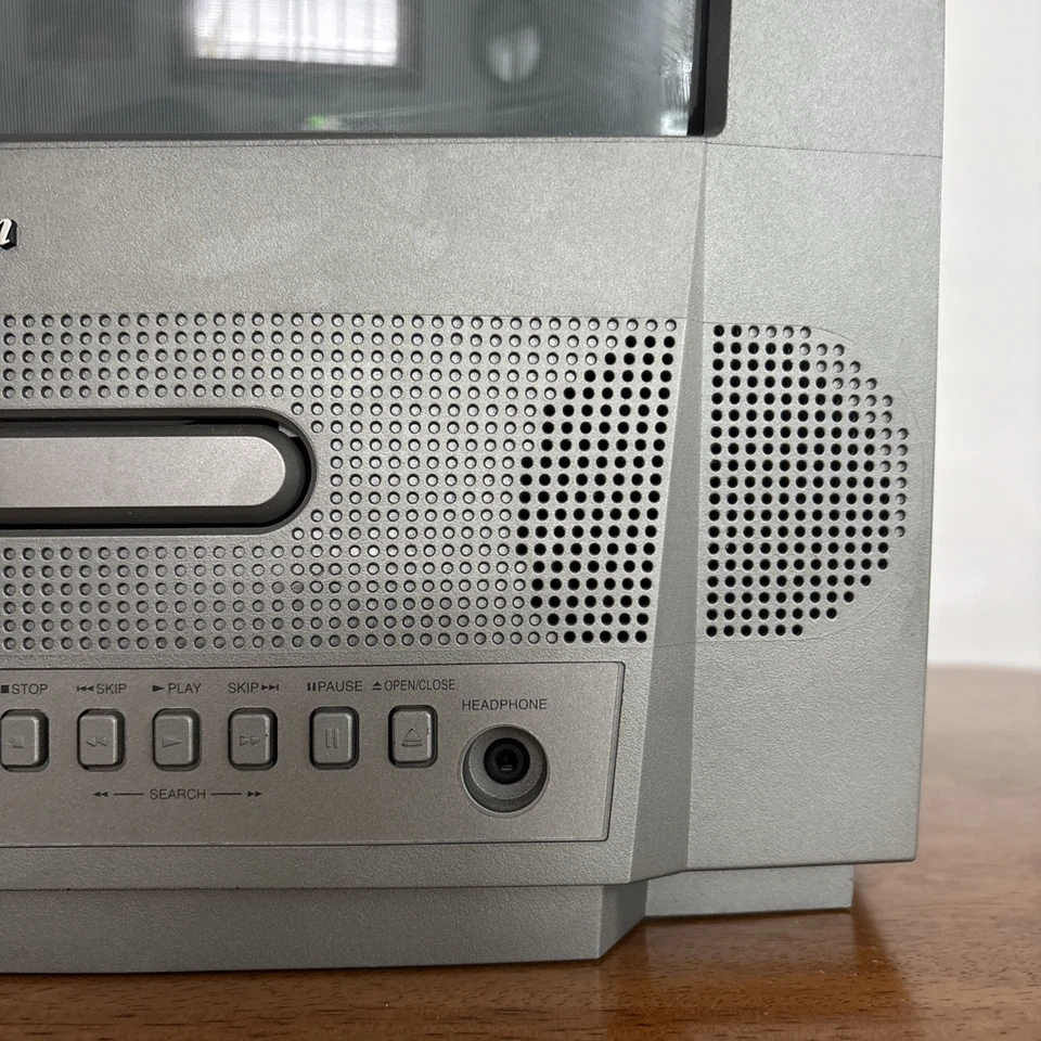 Emmerson EWC13D4 13" CRT TV/DVD Combo Retro Gaming Tested - Image 4 of 4