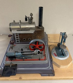 Große und uralte WILESCO Dampfmaschine für Bastler