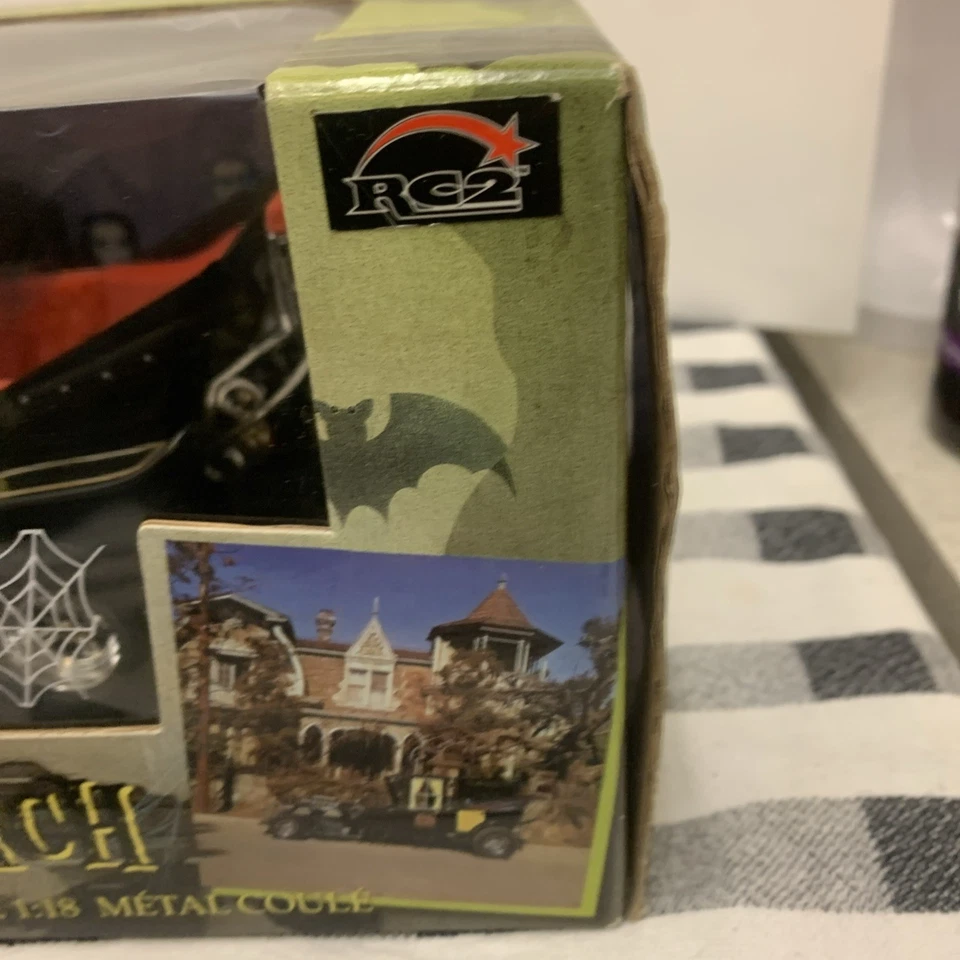 RC2 Joyride 2005 The Munsters Munsters Koach 1:18 Scale Diecast Car 8/1 - Image 3 of 4
