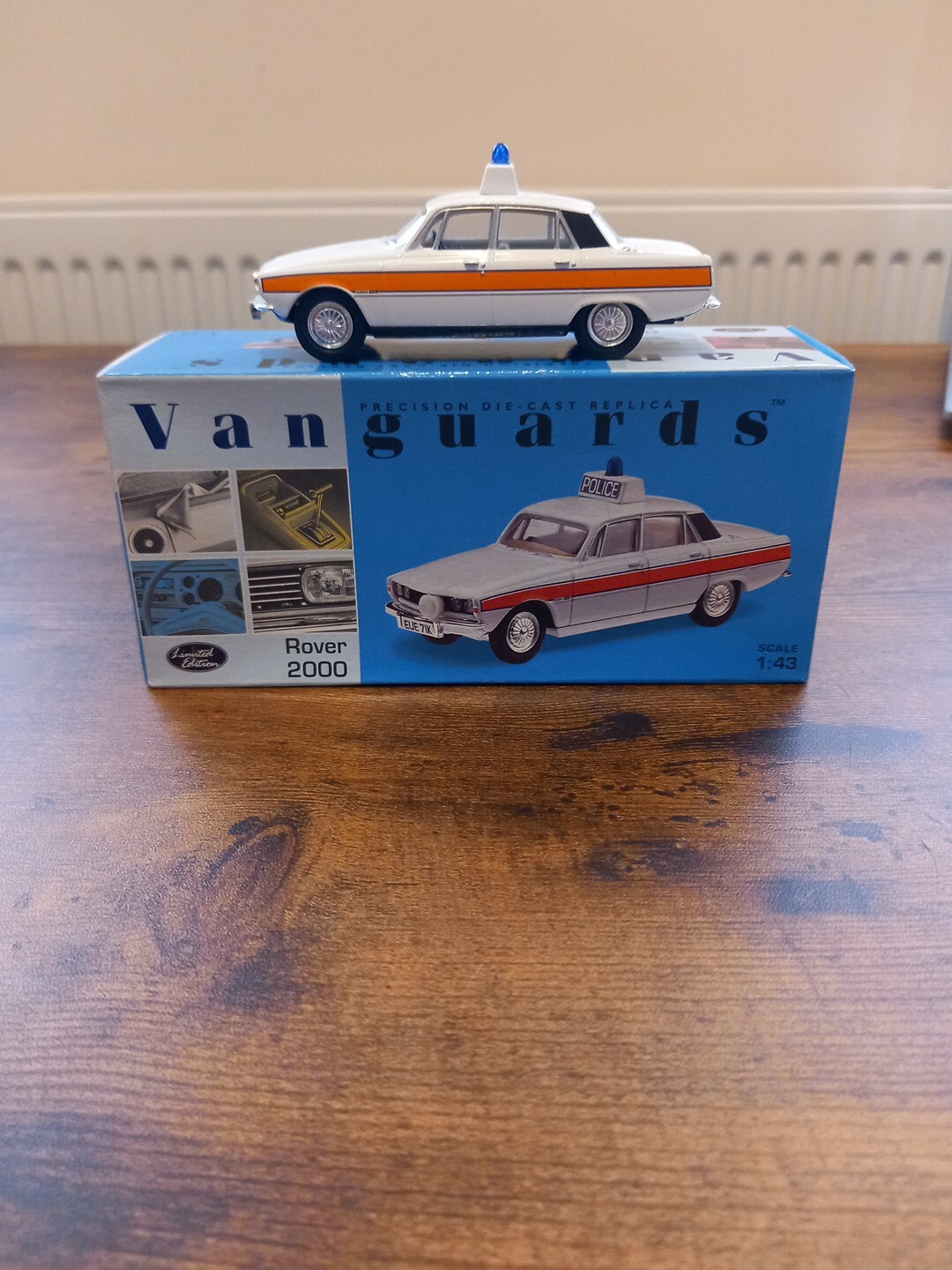 VANGUARDS 1/43 VA27007 WEST MIDLANDS POLICE ROVER 2000 BOXED FREE P&P IN UK