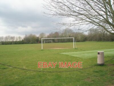 FOTO FUSSBALLPLATZ BEI DEDDINGTON REC 2010