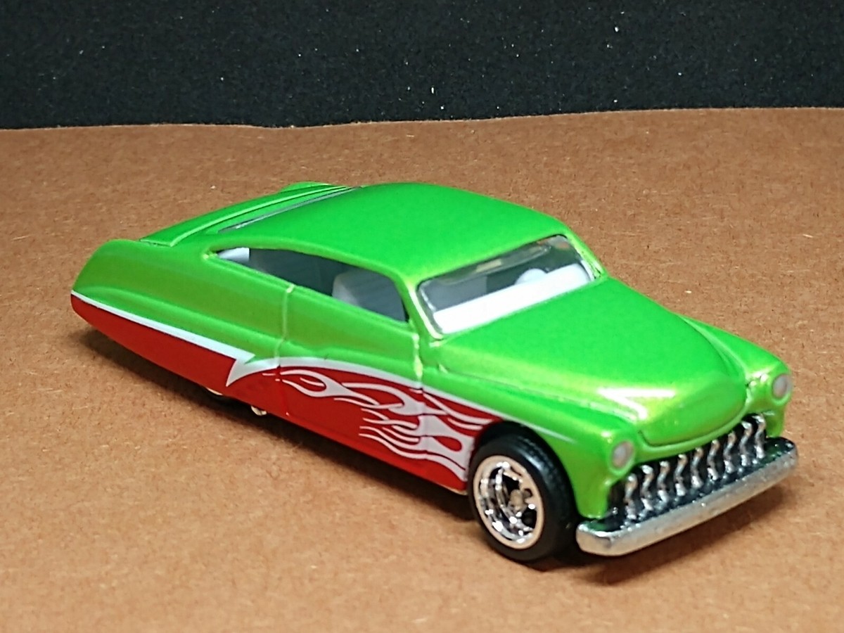 Chopped & channeled 1949 Mercury Lead Sled Passion 1/64 Scale