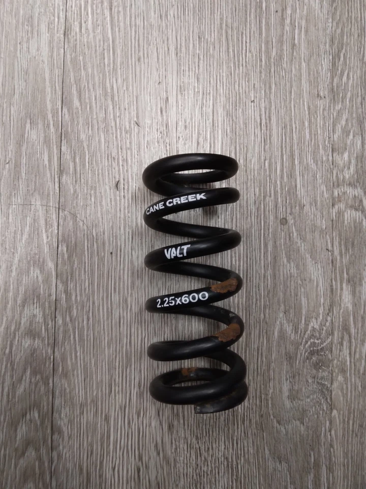 DVO JADE X  210x50-55 rear shock 2022 fits IBIS Includes 2 coils 600 and 650 - Image 2 of 4