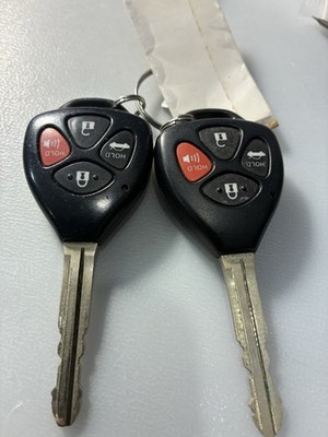 LOT OF TWO(2) OEM TOYOTA 4 BUTTON KEYLESS REMOTE 'DOT' CHIP FCC ID:GQ4-29T