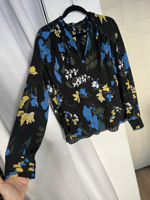 Halogen Women s Pleated Long Sleeve Blouse M Black Blue Floral Blouse Flowy