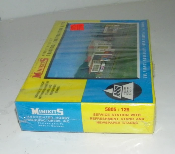 AHM 5805-129 AHM Minikits Service Station,Refreshment Stand, Newspaper Stand NEW - Image 2 of 4