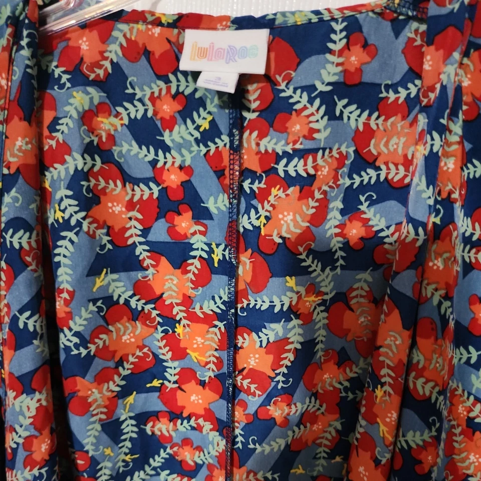 Top floral tropical de playa/piscina LuLaRoe, talla 3 Foto 2 de 4