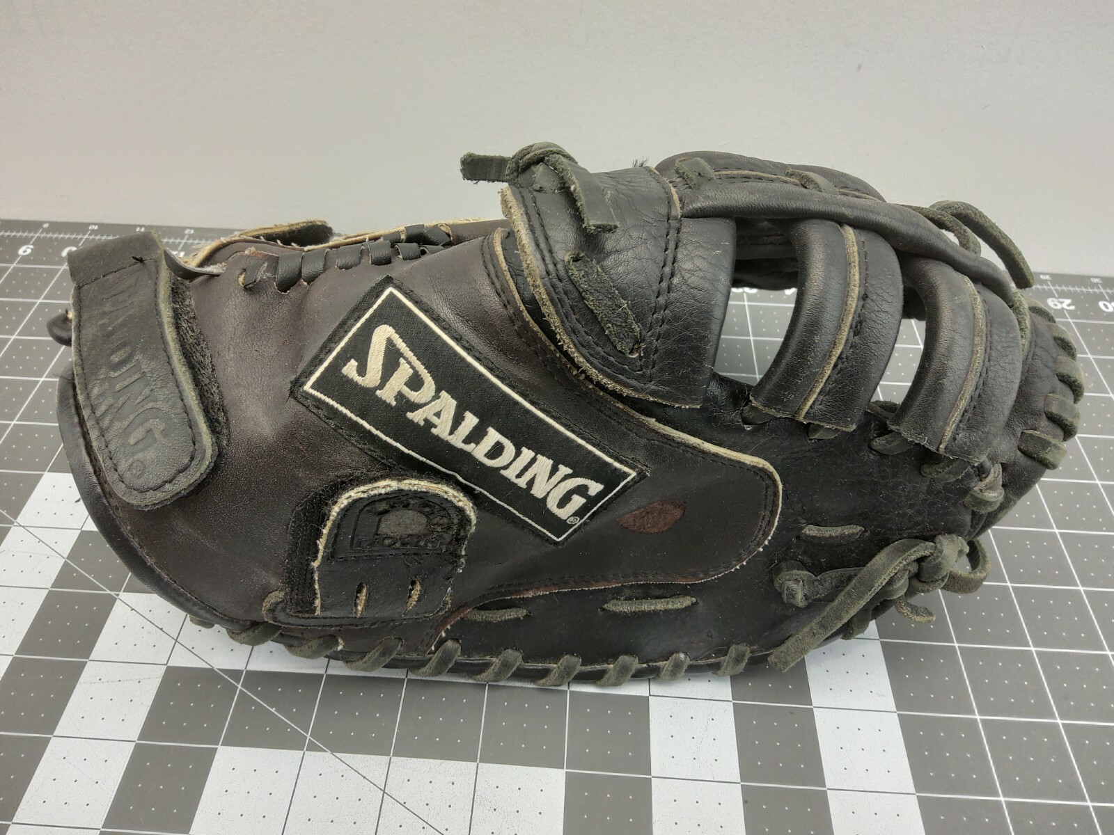 Spalding Diamond Elite 18999 Baseball Catchers Mitt Flex Wedge Right