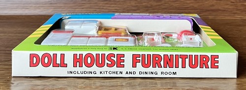 Vintage Puppenhaus Kunststoff Möbel Küche und Esszimmer S S Kresge Co 50er Jahre - Bild 4 von 9