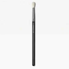 MAC 221S Mini Tapered Blending Brush NEW