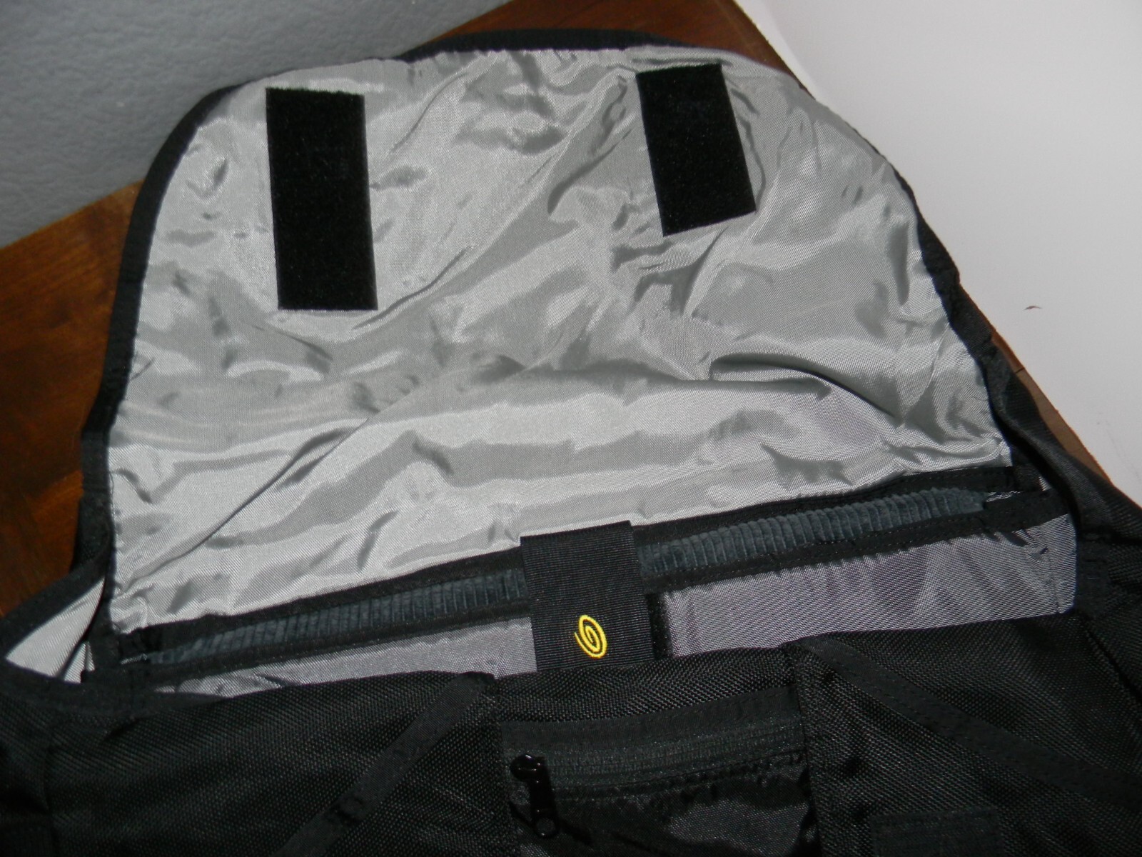 Timbuk2 Classic Messenger Bag black with Padded Lapto… Gem