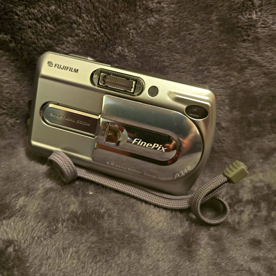 Fujifilm FinePix A340 4.0MP Digital Camera (Tested Working), photo 1 of 5