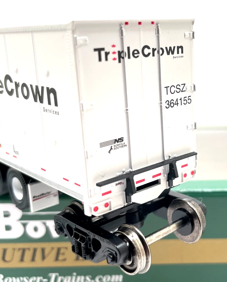 HO BOWSER 40826 53' DURAPLATE ROADRAILER TRIPLE CROWN # 364155 MEDIUM LOGO - Image 2 of 2